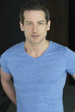 Shaughnessy Redden interpreta Limo Driver