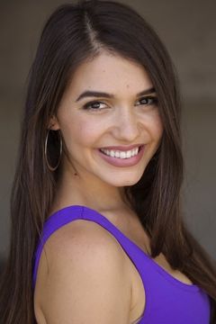 Flavia Watson interpreta Rayanne Paul