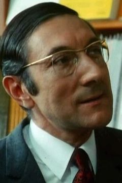 Marcel Berbert interpreta Französischer Versicherungsmann