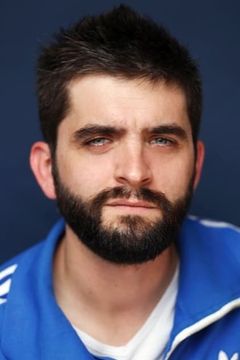 Thomas Demarez interpreta François, a resident