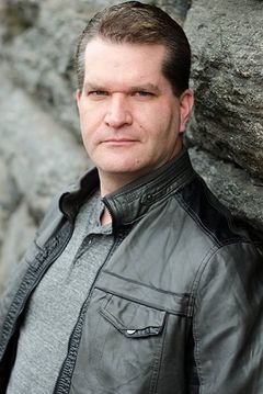 Matt Meinsen interpreta Bailiff