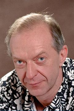 Valeriy Kukhareshin interpreta older cook
