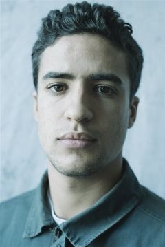 Shaïn Boumedine interpreta Amin