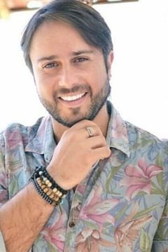 Maurício Ribeiro interpreta André