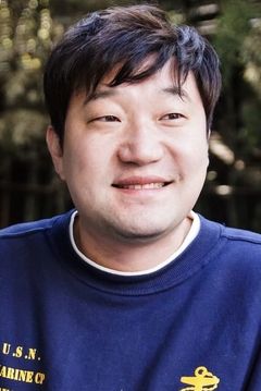 Kim Gyeong-hwan interpreta Yoo-mi's Father