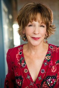 Betsy Randle interpreta Doreen
