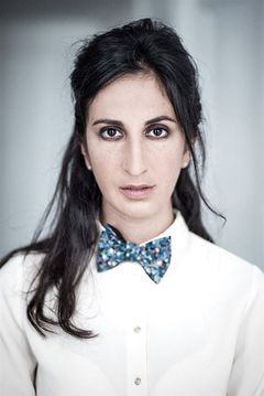 Noémie Chicheportiche interpreta Mlle Camoin