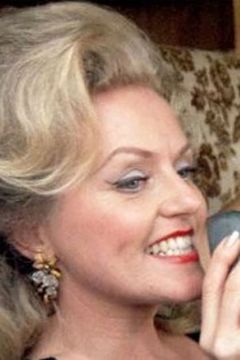 Ingeborg Kjeldsen interpreta Foxy Lady (uncredited)