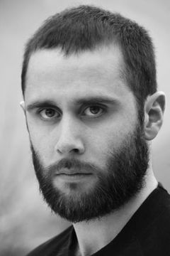 Oliver Ashworth interpreta Samuel Cleator (uncredited)