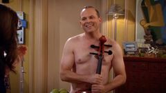 Adam Paul interpreta Pete (voice)