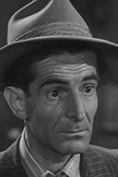 Lou Lubin interpreta Dixie Beeler