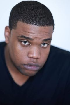 Michael David Baldwin interpreta Security Guard