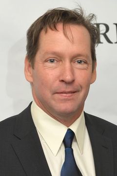 D. B. Sweeney interpreta Doug Dorsey