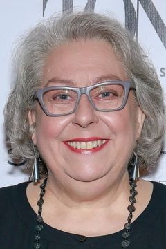 Jayne Houdyshell interpreta Hannah