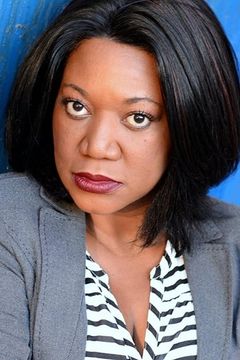 Yolanda Wood interpreta Principal Atkins