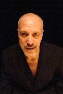 Christian Magnani interpreta Publicité pompes funèbres