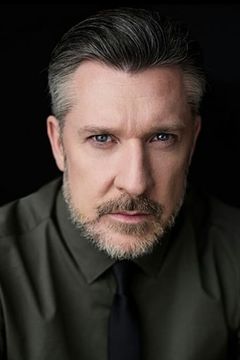 Brian Froud interpreta Robert