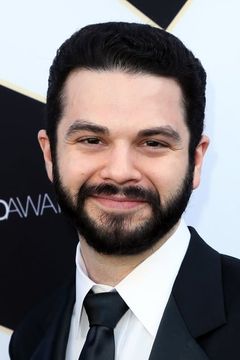 Samm Levine interpreta Convenience Store Clerk
