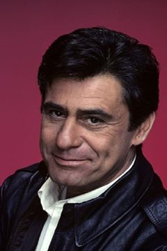 James Farentino interpreta Simon Peter