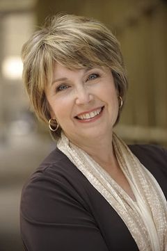 Melody Weintraub interpreta History Teacher