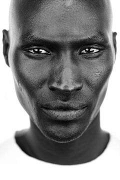 Ger Duany interpreta Clinton