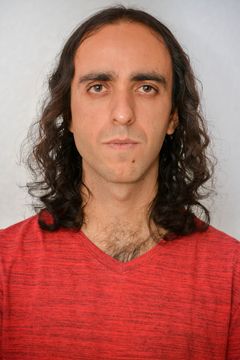 Igal Ben Yair interpreta Arkady