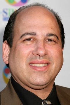 Michael Kostroff interpreta Rabbi