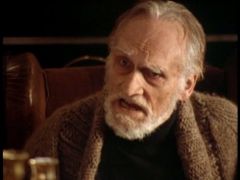 Griffith Brewer interpreta Burn Victim