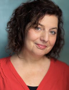 Anna Darvas interpreta Shelley
