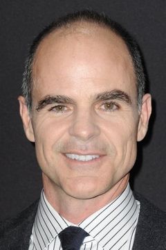 Michael Kelly interpreta Doug Stamper