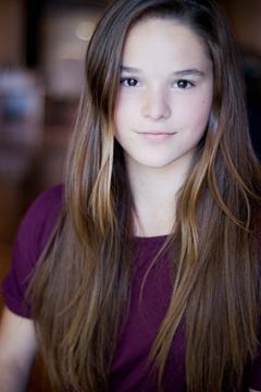 Jenyane Provencher interpreta Young Girl on the Trampoline