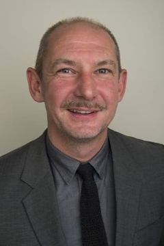 Ian Hart interpreta Beocca