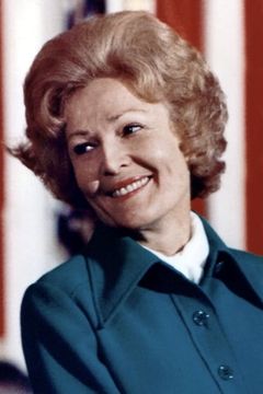 Pat Nixon interpreta Self (archive footage)