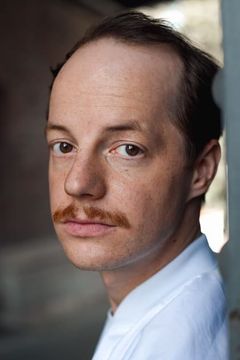 Merlin Sandmeyer interpreta Footmen