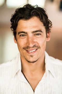 Andrew Keegan interpreta Jan