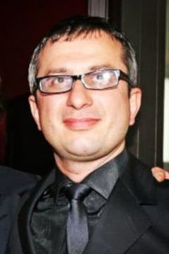 Andrei Boncea interpreta Parish Priest #2
