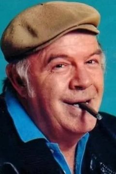 Jess Hahn interpreta Major Bill Hocks