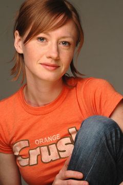 Laurie A. Sinclair interpreta Michelle Johnson