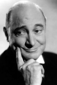 Eric Blore interpreta Bates