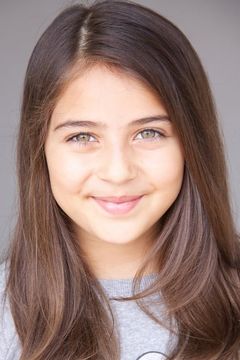 Zoey Siewert interpreta Alicia Jones
