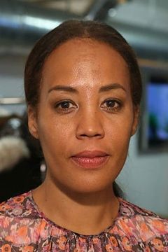 Margaret Betts interpreta Mayor's Aide