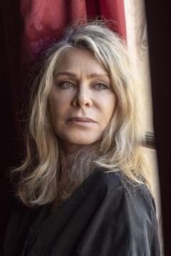 Bunny Godillot interpreta Nora