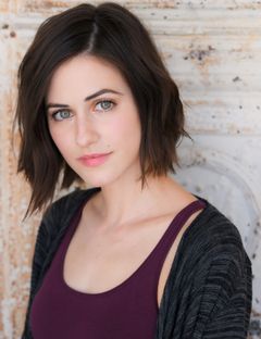 Remy Nozik interpreta Jenna