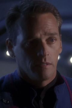 Richard Anthony Crenna interpreta Cop