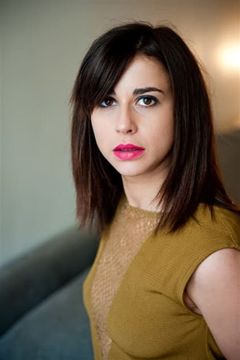 Léopoldine Serre interpreta Arles Little Girl