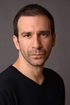 Daniel Ortiz interpreta Matt