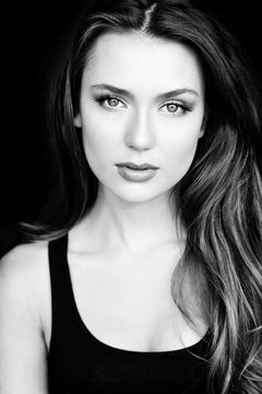 Chloe Babcook interpreta Sofia Cassidy
