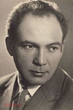 Grigori Gaj interpreta Samoilovich, Captain of Krassin Russian Icebreaker