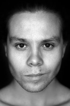 Maximilian Slash Marton interpreta The Stable Boy