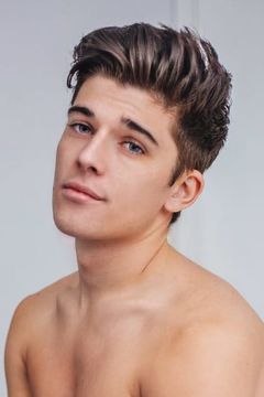 Sean O'Donnell interpreta High School Student (uncredited)
